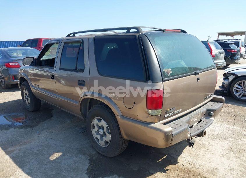 Photo 3 of 2003 Chevrolet Blazer LS (VIN 1GNDT13X93K114215)