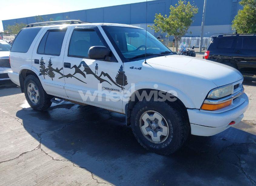 2004 Chevrolet Blazer LS (VIN 1GNDT13X94K132568) main photo