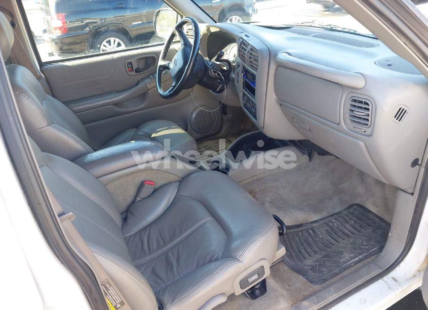 Photo 5 of 2004 Chevrolet Blazer LS (VIN 1GNDT13X94K132568)