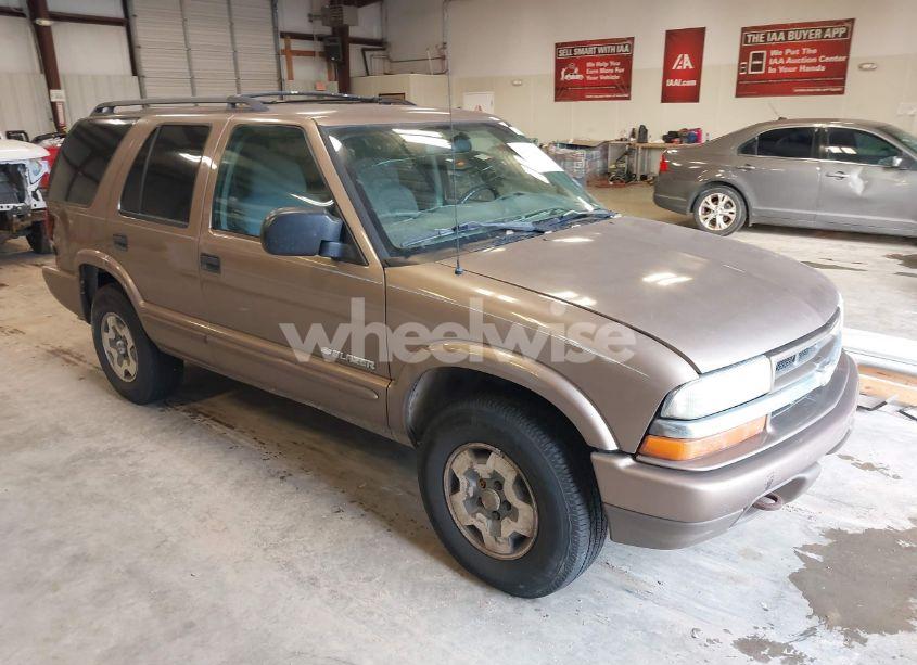 2004 Chevrolet Blazer LS (VIN 1GNDT13X94K133526) main photo
