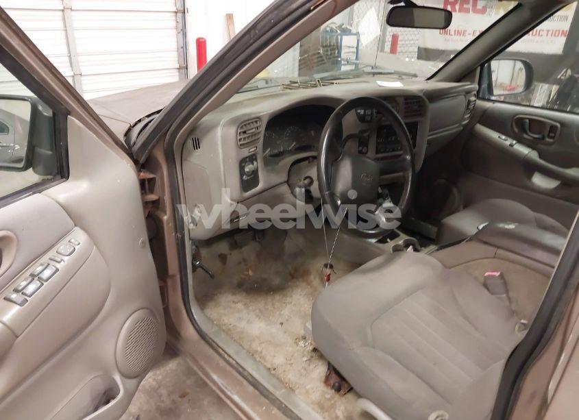 Photo 5 of 2004 Chevrolet Blazer LS (VIN 1GNDT13X94K133526)