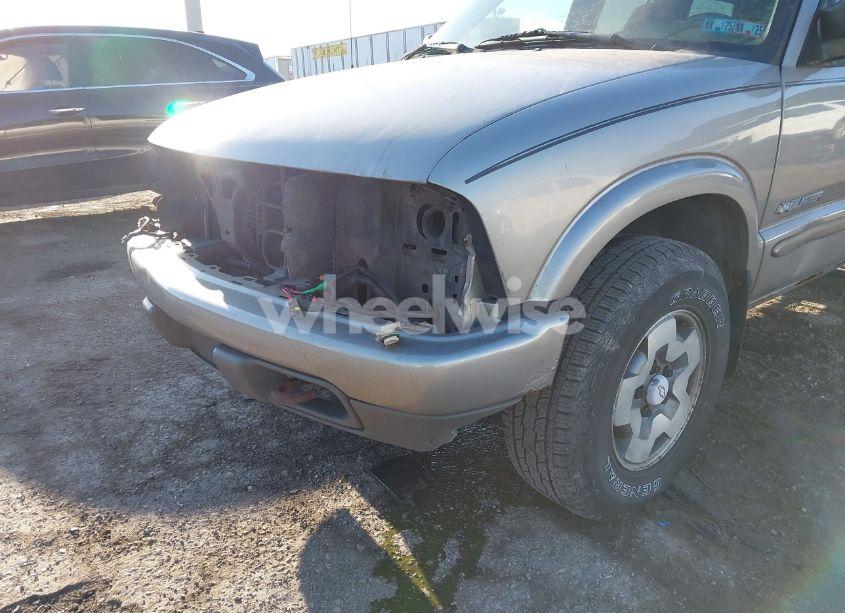 Photo 12 of 2004 Chevrolet Blazer LS (VIN 1GNDT13XX4K101989)