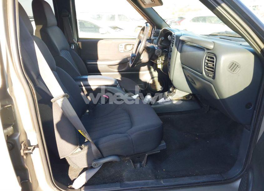 Photo 5 of 2004 Chevrolet Blazer LS (VIN 1GNDT13XX4K101989)