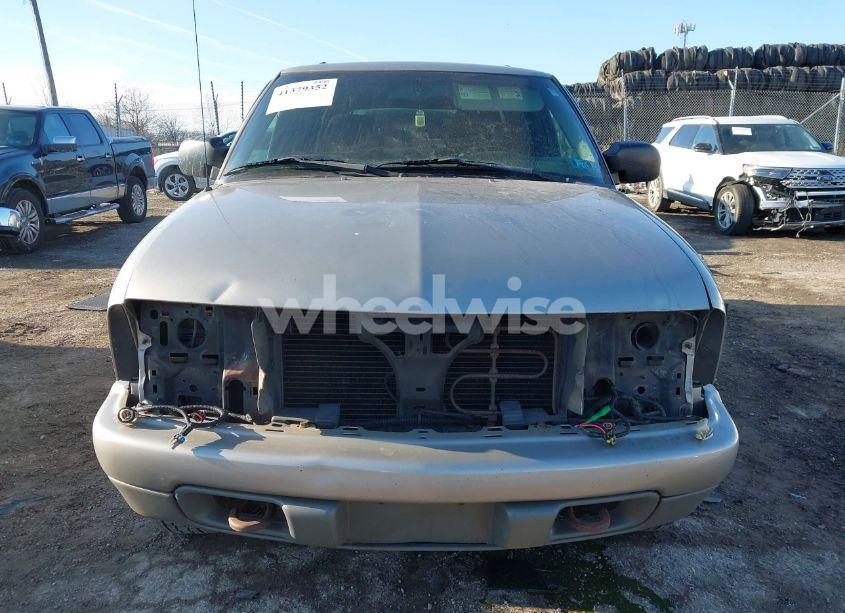 Photo 6 of 2004 Chevrolet Blazer LS (VIN 1GNDT13XX4K101989)