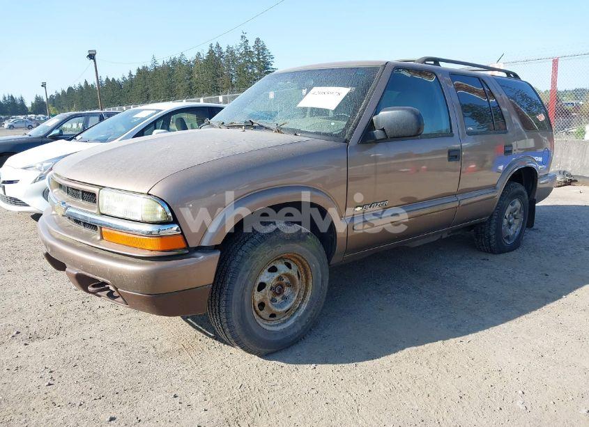 Photo 2 of 2004 Chevrolet Blazer LS (VIN 1GNDT13XX4K131557)