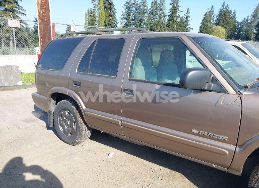 Photo 6 of 2004 Chevrolet Blazer LS (VIN 1GNDT13XX4K131557)