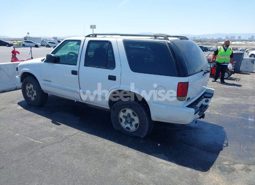 Photo 3 of 2004 Chevrolet Blazer LS (VIN 1GNDT13XX4K139559)