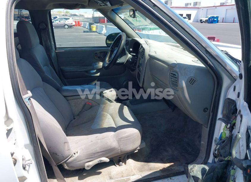 Photo 5 of 2004 Chevrolet Blazer LS (VIN 1GNDT13XX4K139559)