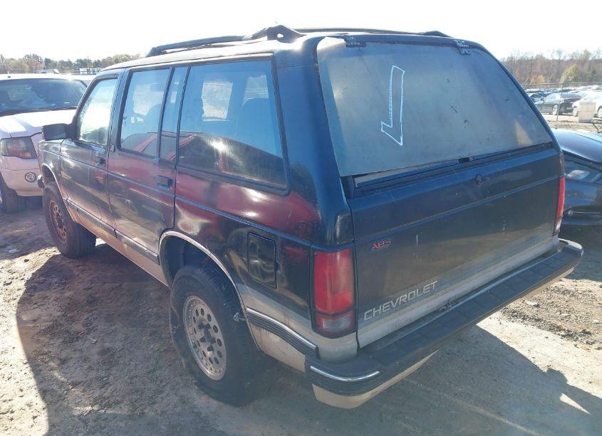 Photo 3 of 1992 Chevrolet Blazer S10 (VIN 1GNDT13Z3N2110133)