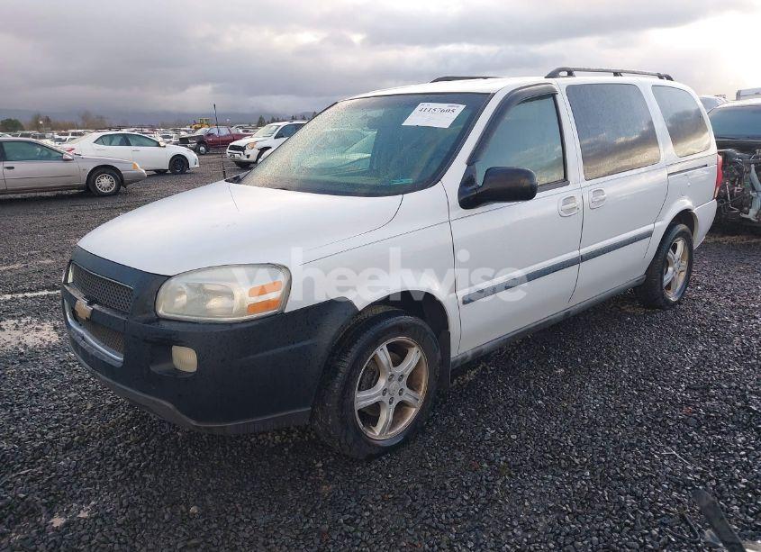 Photo 2 of 2005 Chevrolet Uplander LS (VIN 1GNDV23L25D226066)