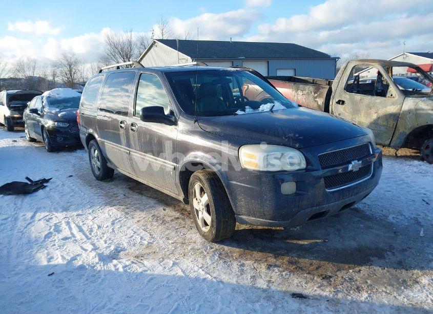 2008 Chevrolet Uplander LT (VIN 1GNDV33138D203761) main photo