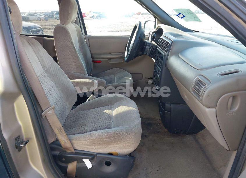 Photo 5 of 2004 Chevrolet Venture LS (VIN 1GNDX03E04D218529)