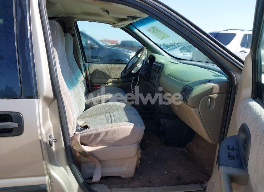 Photo 5 of 1998 Chevrolet Venture (VIN 1GNDX03E5WD173302)