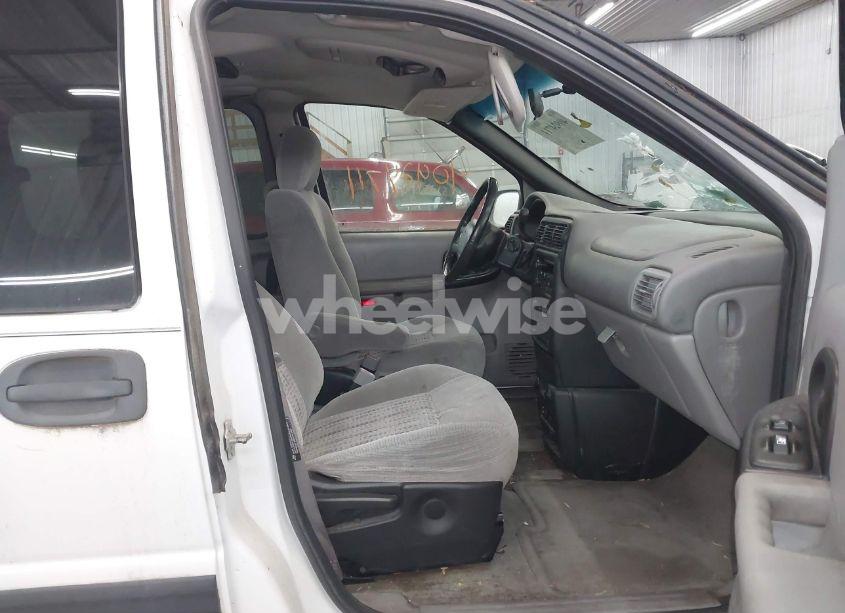 Photo 5 of 2004 Chevrolet Venture LT (VIN 1GNDX13E04D252704)