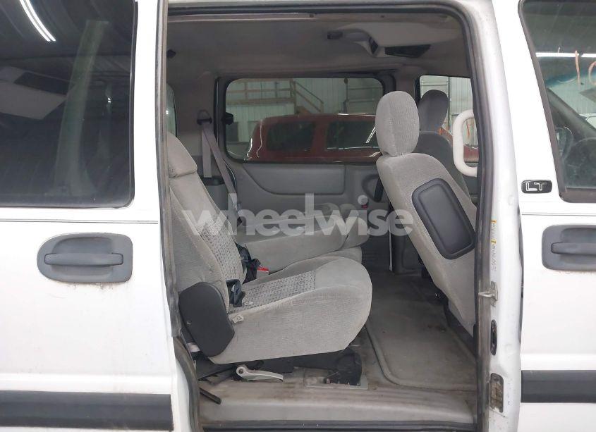 Photo 8 of 2004 Chevrolet Venture LT (VIN 1GNDX13E04D252704)