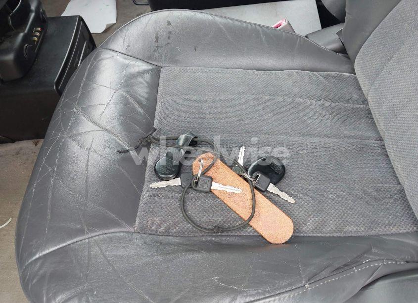 Photo 11 of 2001 Chevrolet Venture WARNER BROS. W/ABF SEATS (VIN 1GNDX13E31D318125)