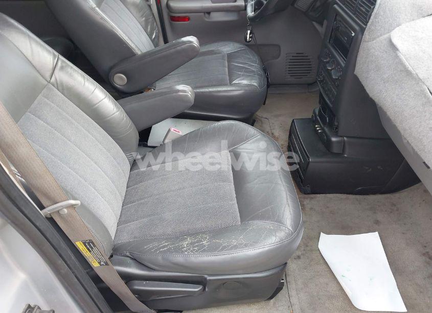 Photo 5 of 2001 Chevrolet Venture WARNER BROS. W/ABF SEATS (VIN 1GNDX13E31D318125)