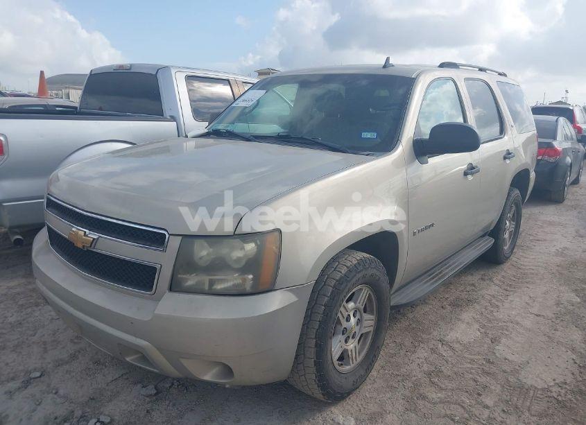 Photo 2 of 2007 Chevrolet Tahoe LS (VIN 1GNEC130X7R164139)