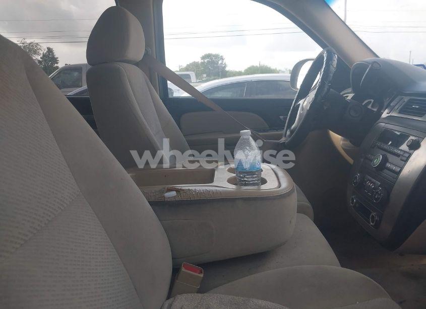 Photo 5 of 2007 Chevrolet Tahoe LS (VIN 1GNEC130X7R164139)