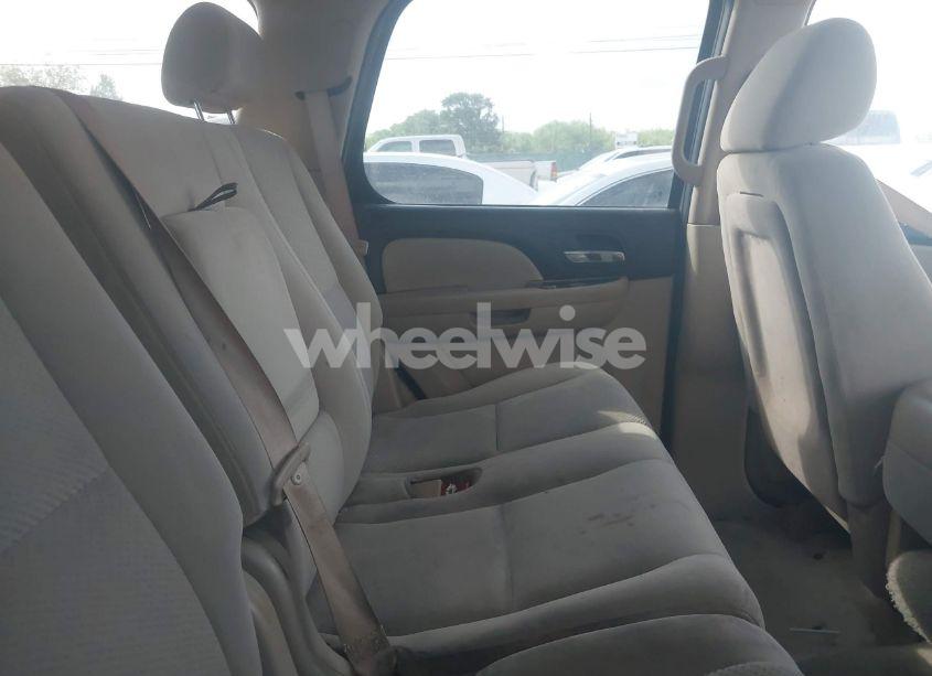 Photo 8 of 2007 Chevrolet Tahoe LS (VIN 1GNEC130X7R164139)