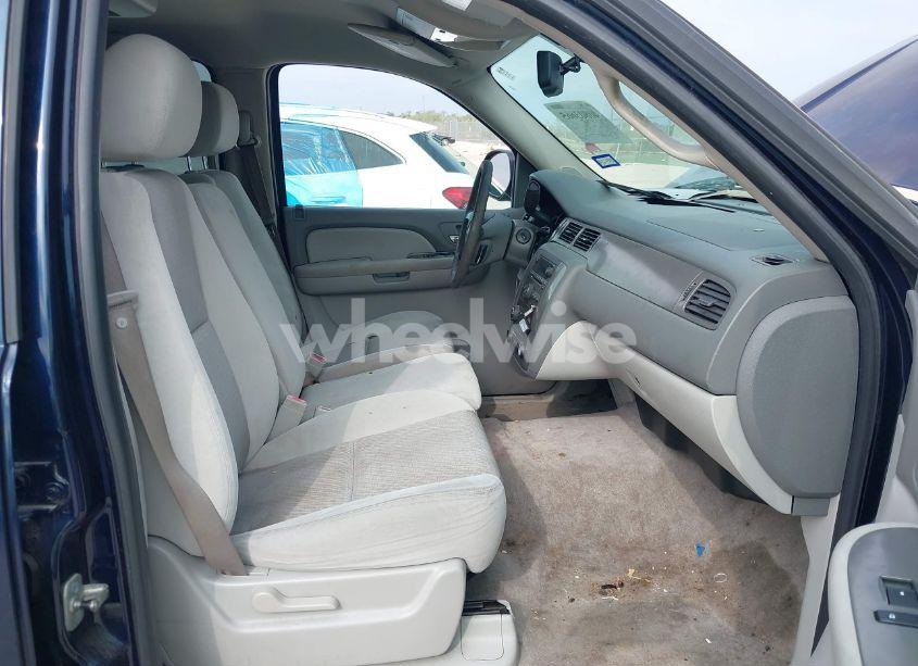 Photo 5 of 2009 Chevrolet Tahoe LS (VIN 1GNEC13359R213910)