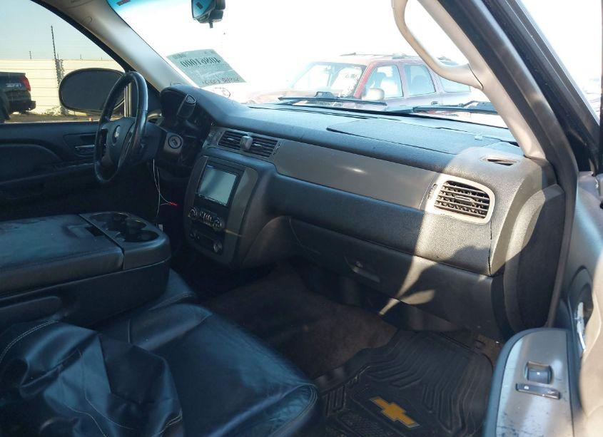 Photo 5 of 2009 Chevrolet Tahoe LS (VIN 1GNEC13359R259303)