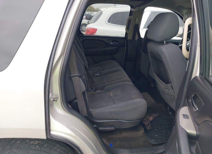 Photo 8 of 2009 Chevrolet Tahoe LS (VIN 1GNEC13399R292465)