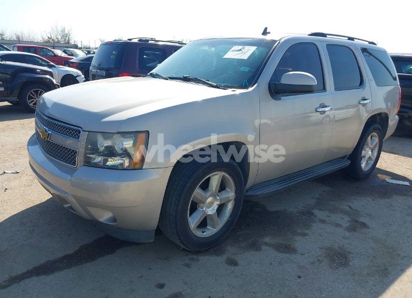 Photo 2 of 2007 Chevrolet Tahoe LS (VIN 1GNEC13JX7R169138)