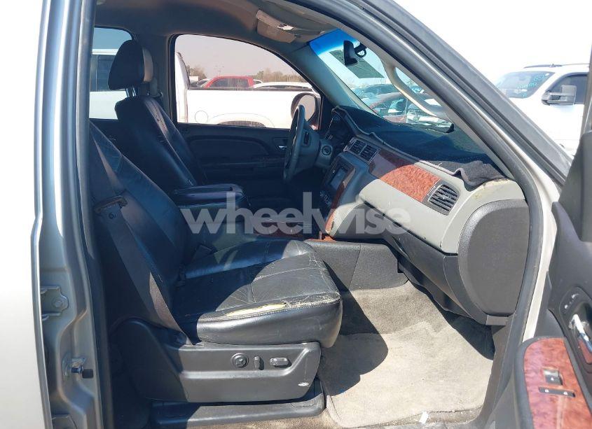 Photo 5 of 2007 Chevrolet Tahoe LS (VIN 1GNEC13JX7R169138)