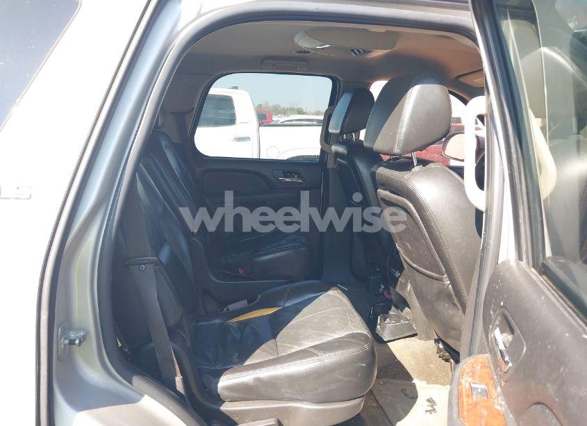 Photo 8 of 2007 Chevrolet Tahoe LS (VIN 1GNEC13JX7R169138)