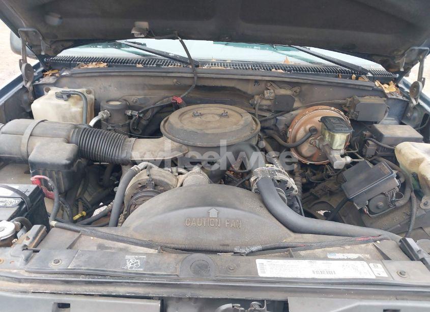 Photo 10 of 1995 Chevrolet Tahoe C1500 (VIN 1GNEC13K3SJ439116)