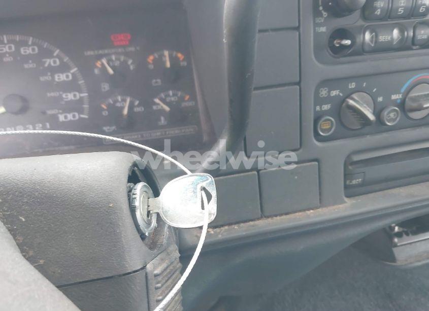 Photo 11 of 1995 Chevrolet Tahoe C1500 (VIN 1GNEC13K3SJ439116)