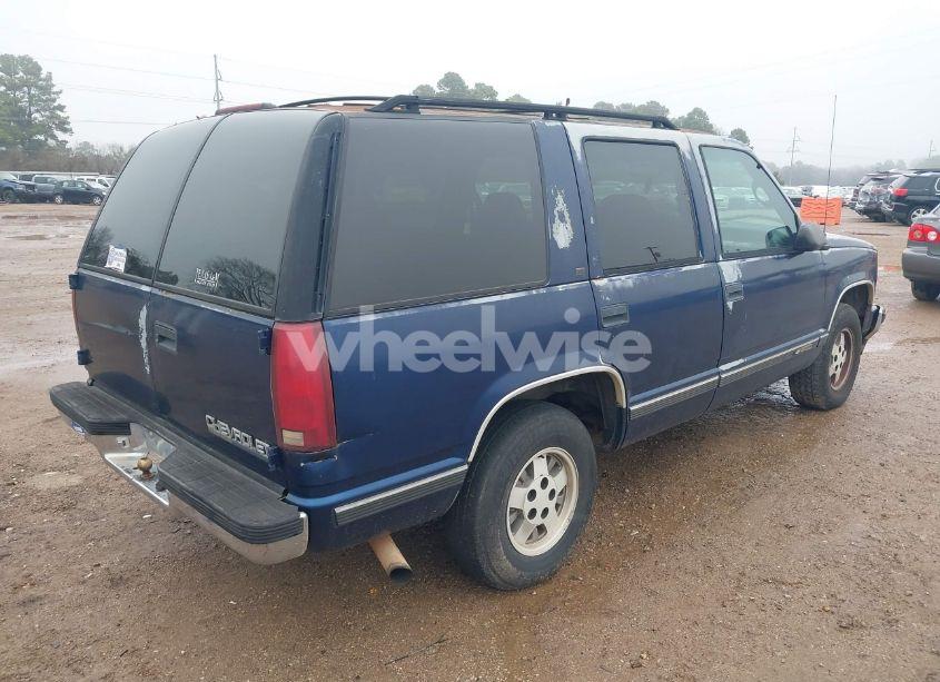 Photo 4 of 1995 Chevrolet Tahoe C1500 (VIN 1GNEC13K3SJ439116)