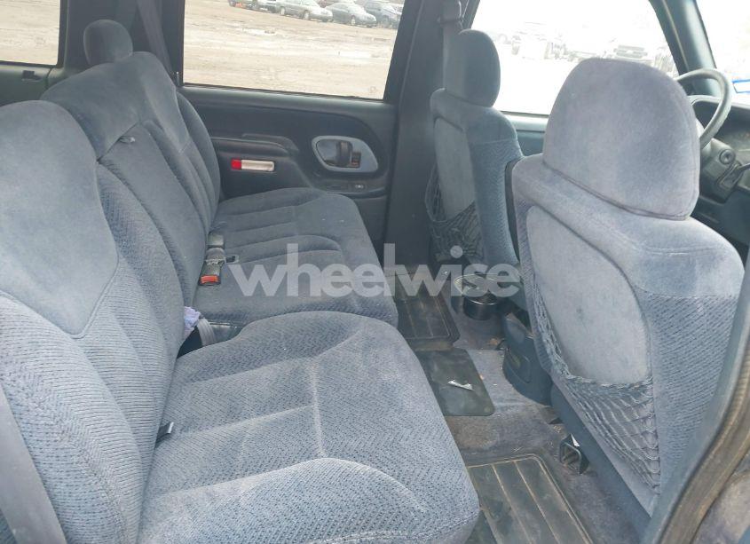 Photo 8 of 1995 Chevrolet Tahoe C1500 (VIN 1GNEC13K3SJ439116)