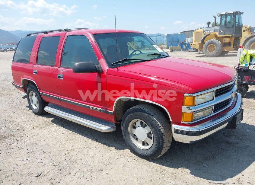 1996 Chevrolet Tahoe C1500 (VIN 1GNEC13R0TJ307901) main photo