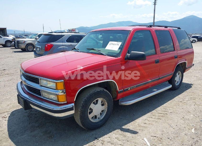 Photo 2 of 1996 Chevrolet Tahoe C1500 (VIN 1GNEC13R0TJ307901)