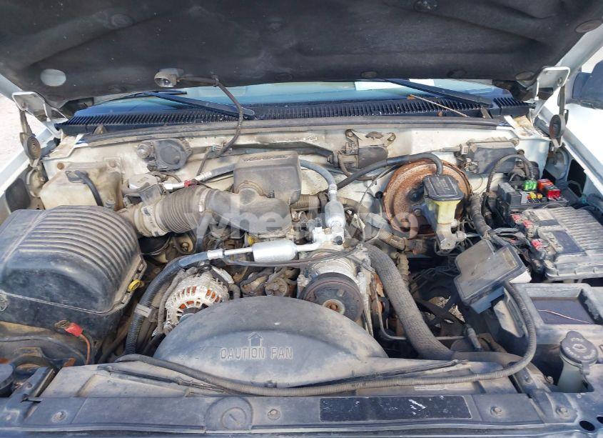 Photo 10 of 1996 Chevrolet Tahoe C1500 (VIN 1GNEC13R0TJ309292)