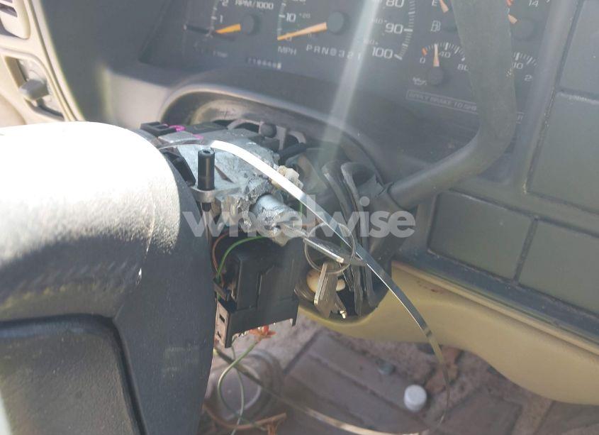 Photo 11 of 1996 Chevrolet Tahoe C1500 (VIN 1GNEC13R0TJ309292)