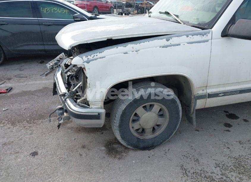 Photo 12 of 1997 Chevrolet Tahoe LS (VIN 1GNEC13R0VJ433324)