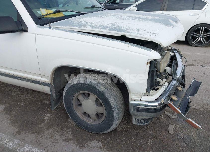 Photo 13 of 1997 Chevrolet Tahoe LS (VIN 1GNEC13R0VJ433324)