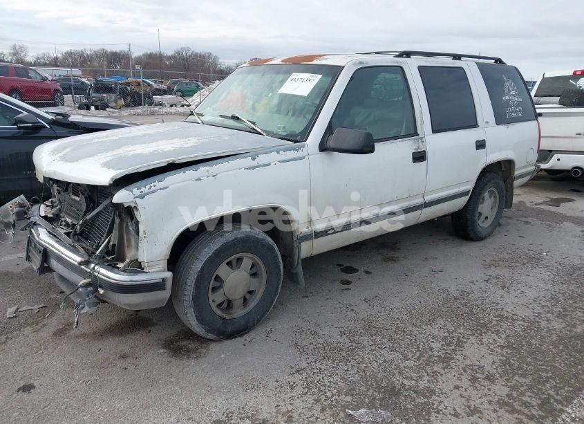 Photo 2 of 1997 Chevrolet Tahoe LS (VIN 1GNEC13R0VJ433324)