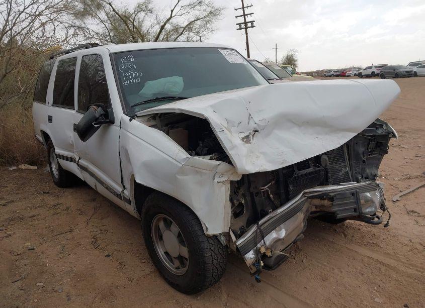 1999 Chevrolet Tahoe LS (VIN 1GNEC13R0XJ577457) main photo