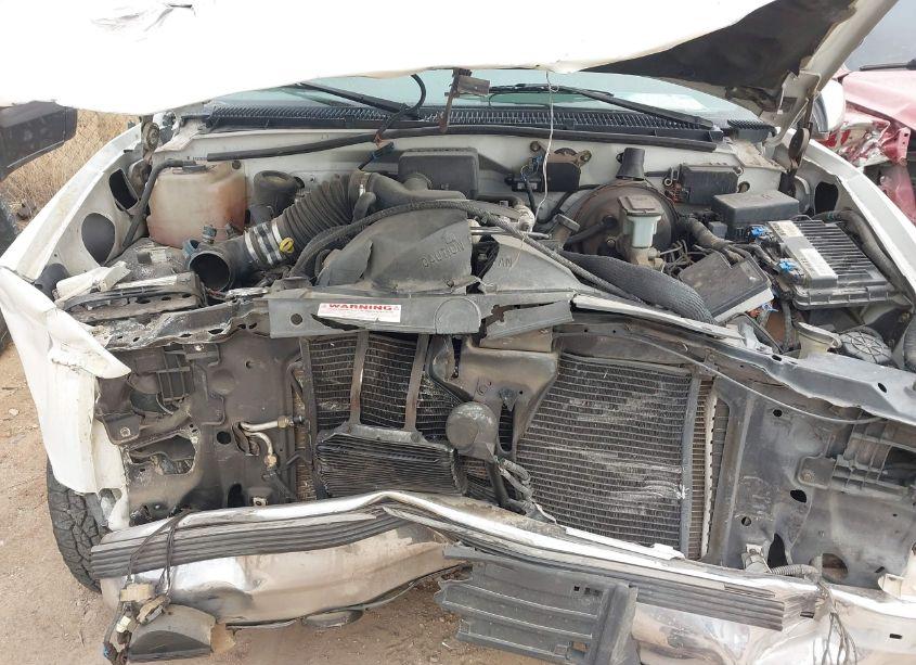 Photo 10 of 1999 Chevrolet Tahoe LS (VIN 1GNEC13R0XJ577457)