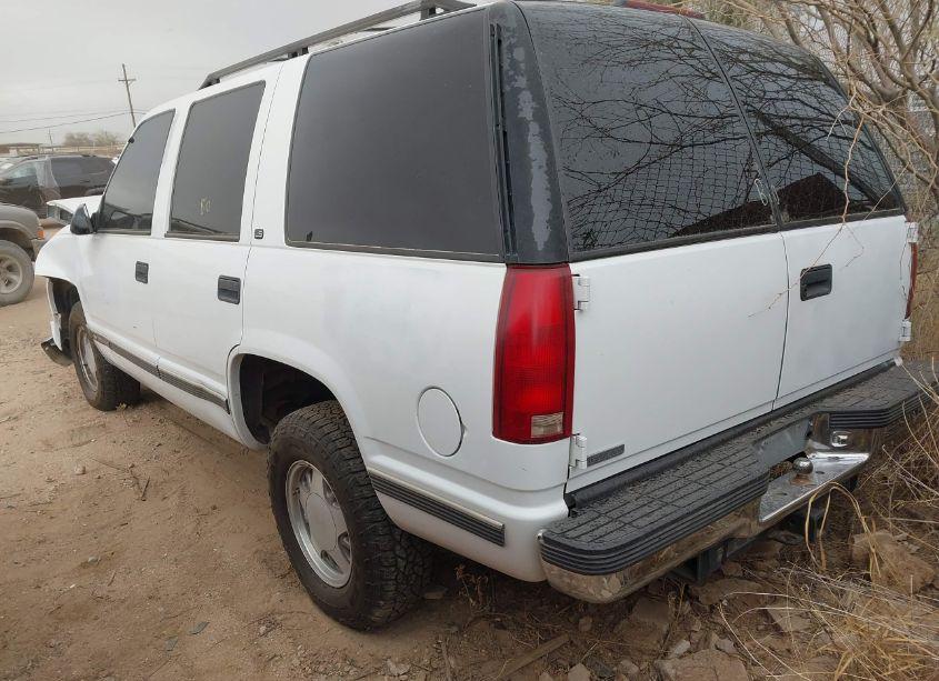 Photo 3 of 1999 Chevrolet Tahoe LS (VIN 1GNEC13R0XJ577457)