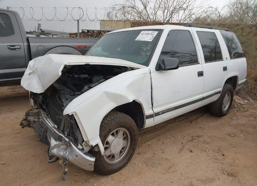 Photo 6 of 1999 Chevrolet Tahoe LS (VIN 1GNEC13R0XJ577457)