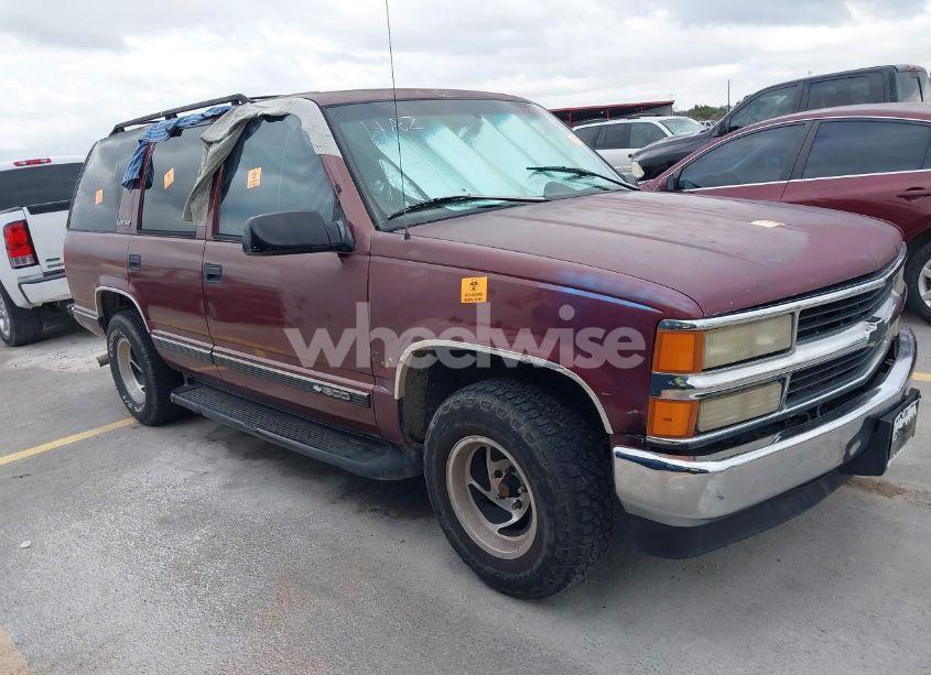 1997 Chevrolet Tahoe LS (VIN 1GNEC13R1VJ357712) main photo