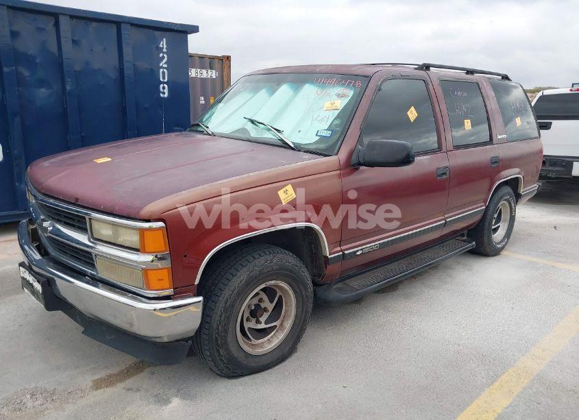 Photo 2 of 1997 Chevrolet Tahoe LS (VIN 1GNEC13R1VJ357712)