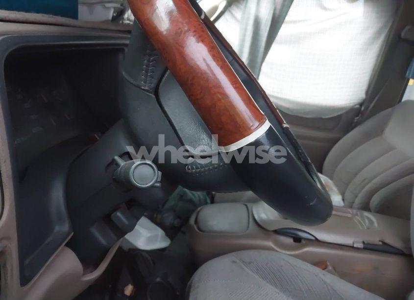 Photo 7 of 1997 Chevrolet Tahoe LS (VIN 1GNEC13R1VJ357712)