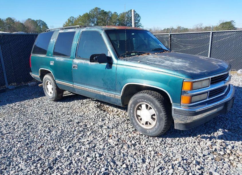 1996 Chevrolet Tahoe C1500 (VIN 1GNEC13R2TJ310590) main photo