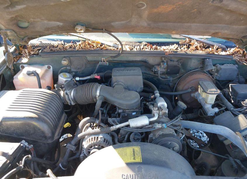 Photo 10 of 1996 Chevrolet Tahoe C1500 (VIN 1GNEC13R2TJ310590)